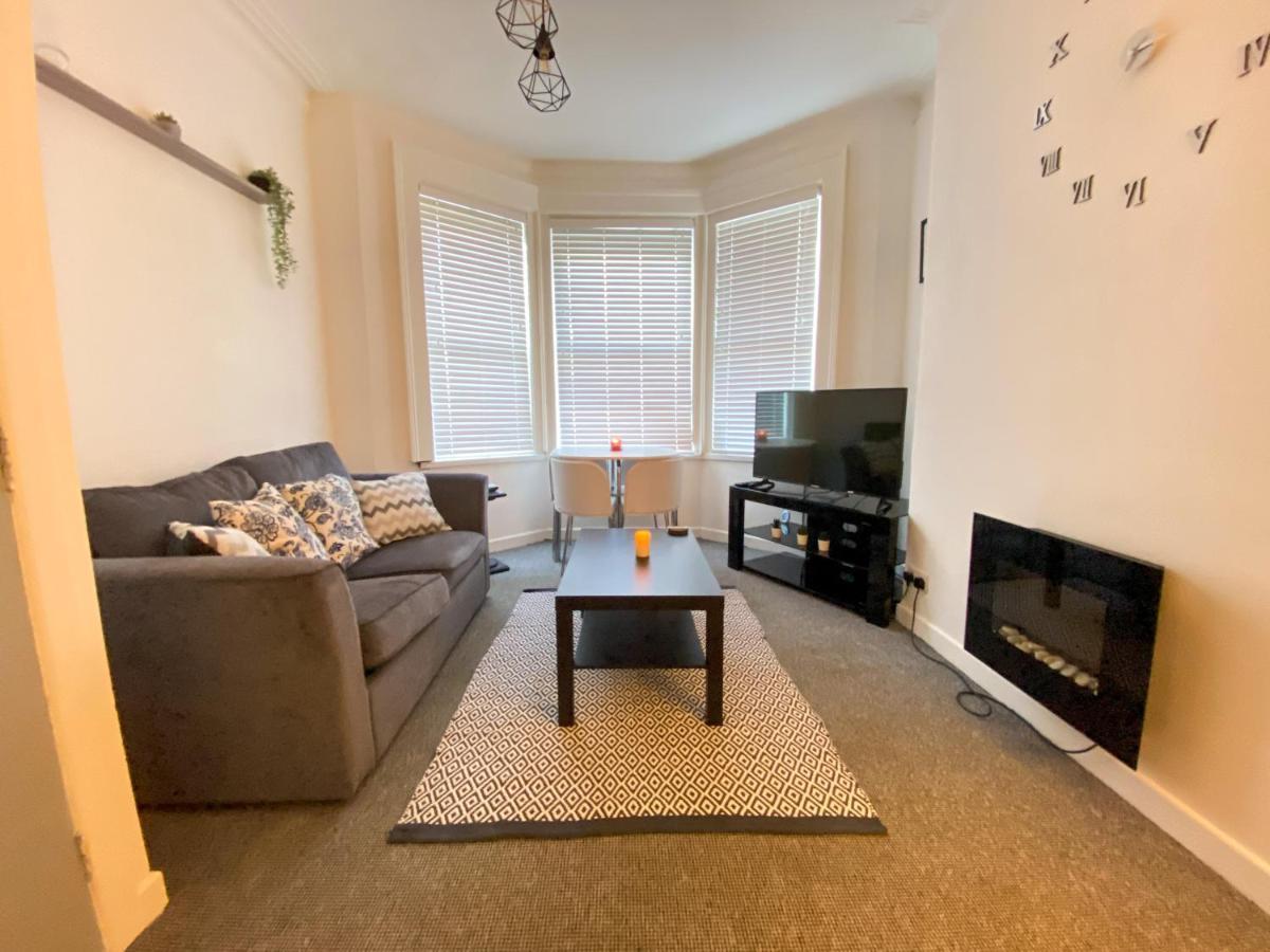 Cheap & Cheerful Apartment Near Bangor Marina Buitenkant foto