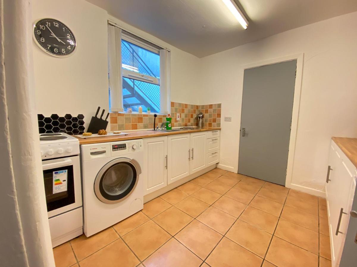 Cheap & Cheerful Apartment Near Bangor Marina Buitenkant foto