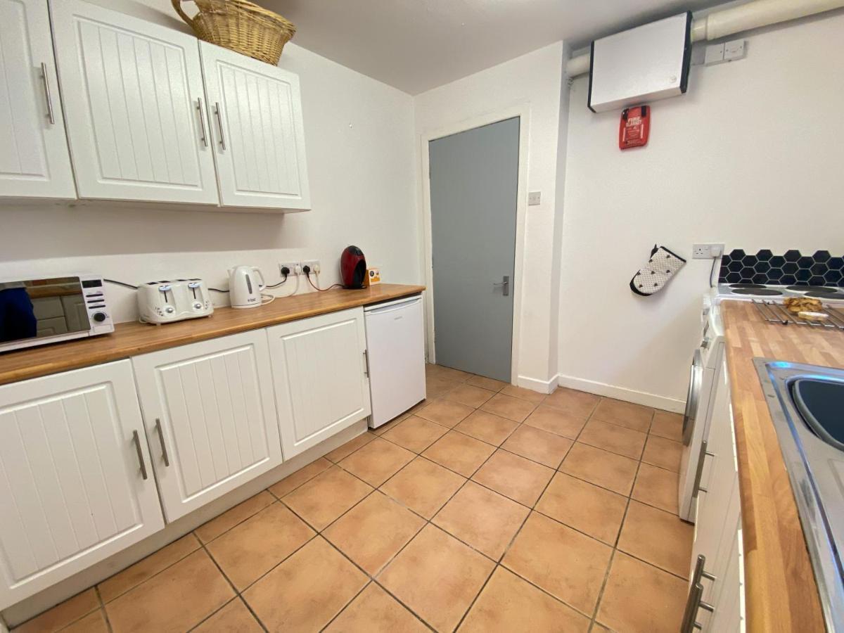 Cheap & Cheerful Apartment Near Bangor Marina Buitenkant foto