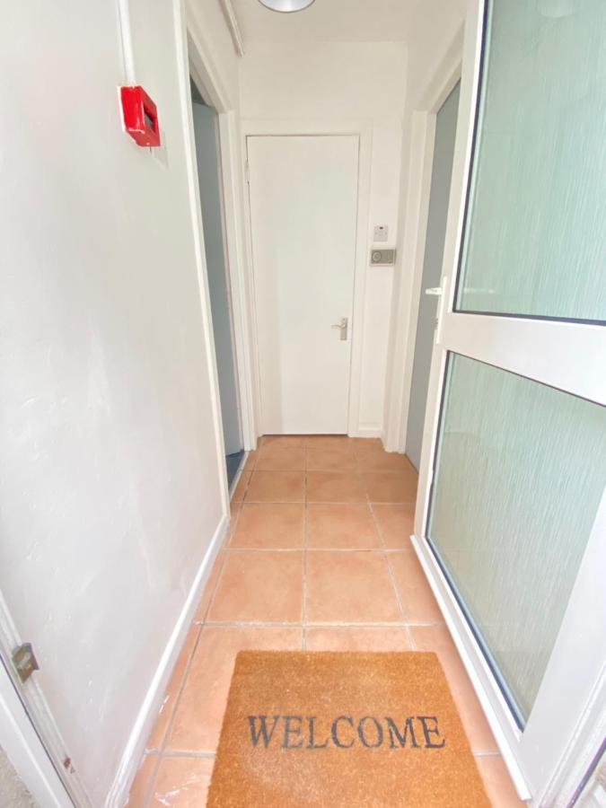 Cheap & Cheerful Apartment Near Bangor Marina Buitenkant foto