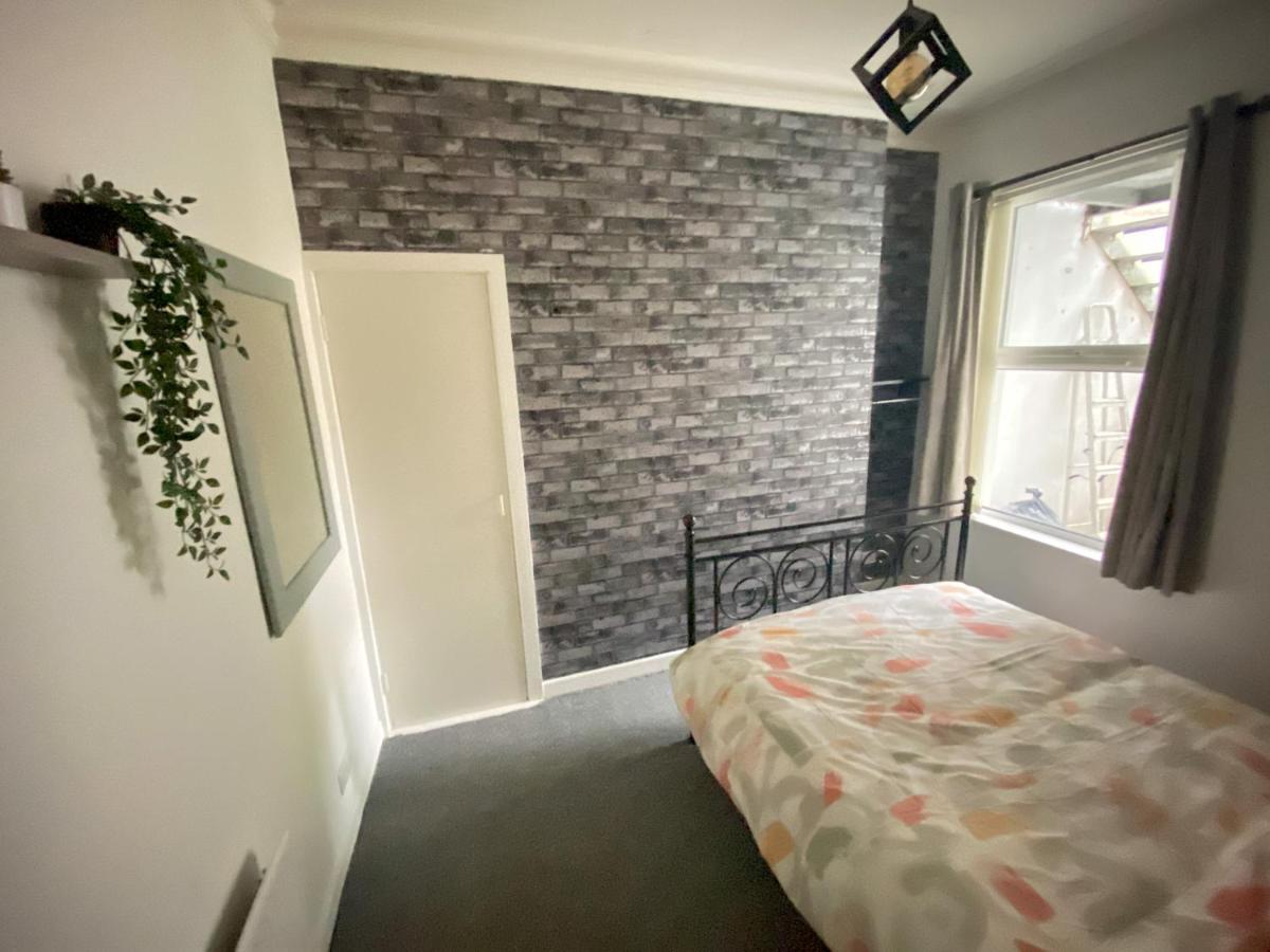 Cheap & Cheerful Apartment Near Bangor Marina Buitenkant foto